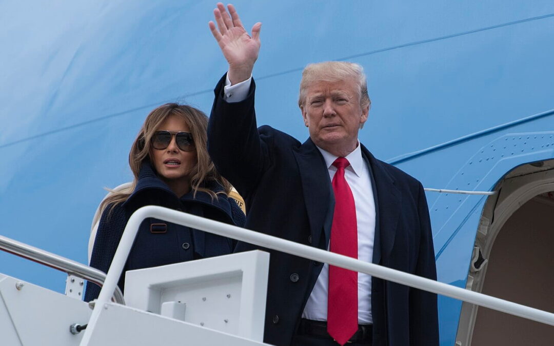 Trump Flies to Beijing With His Billionaires